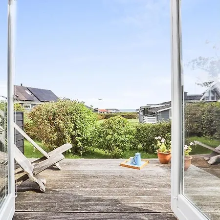 Charming Summer House Near Nordstrand *